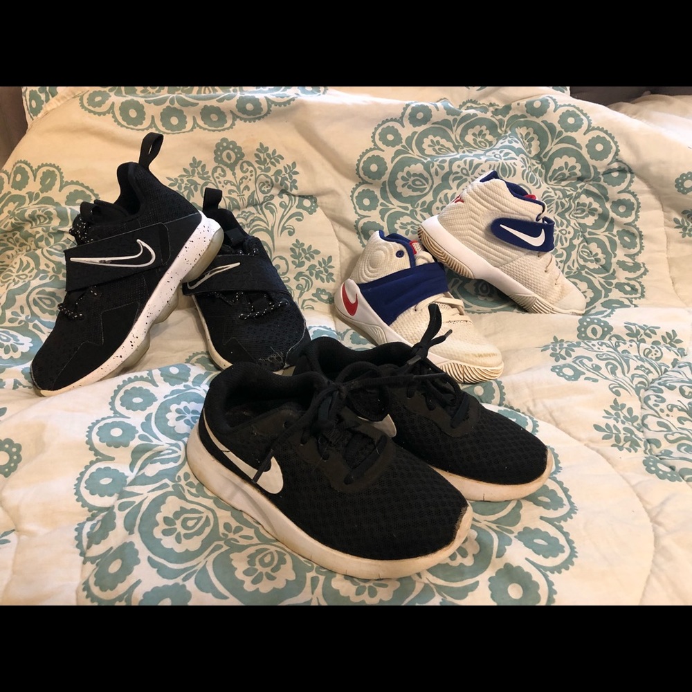 Size 11 toddler Nike’s